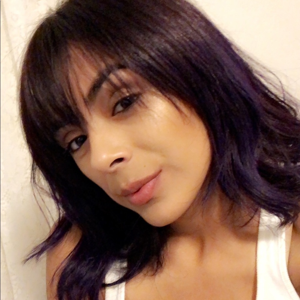 Meet your Posher, Isabel